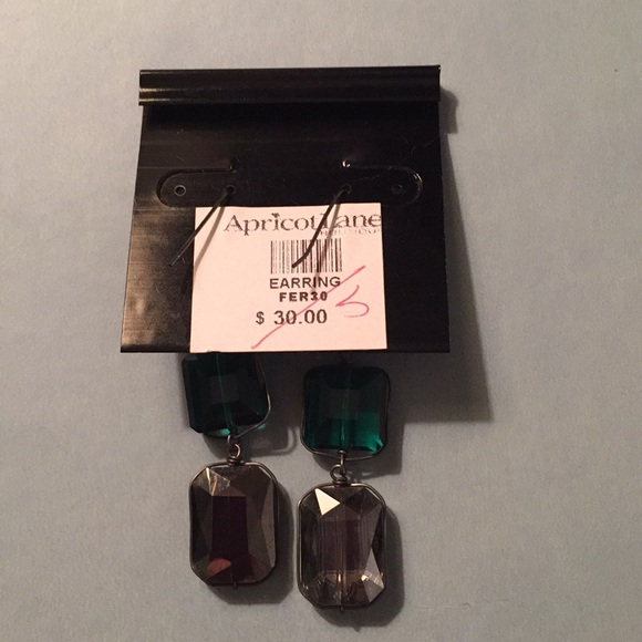 Green Earrings - Picture 5 of 5